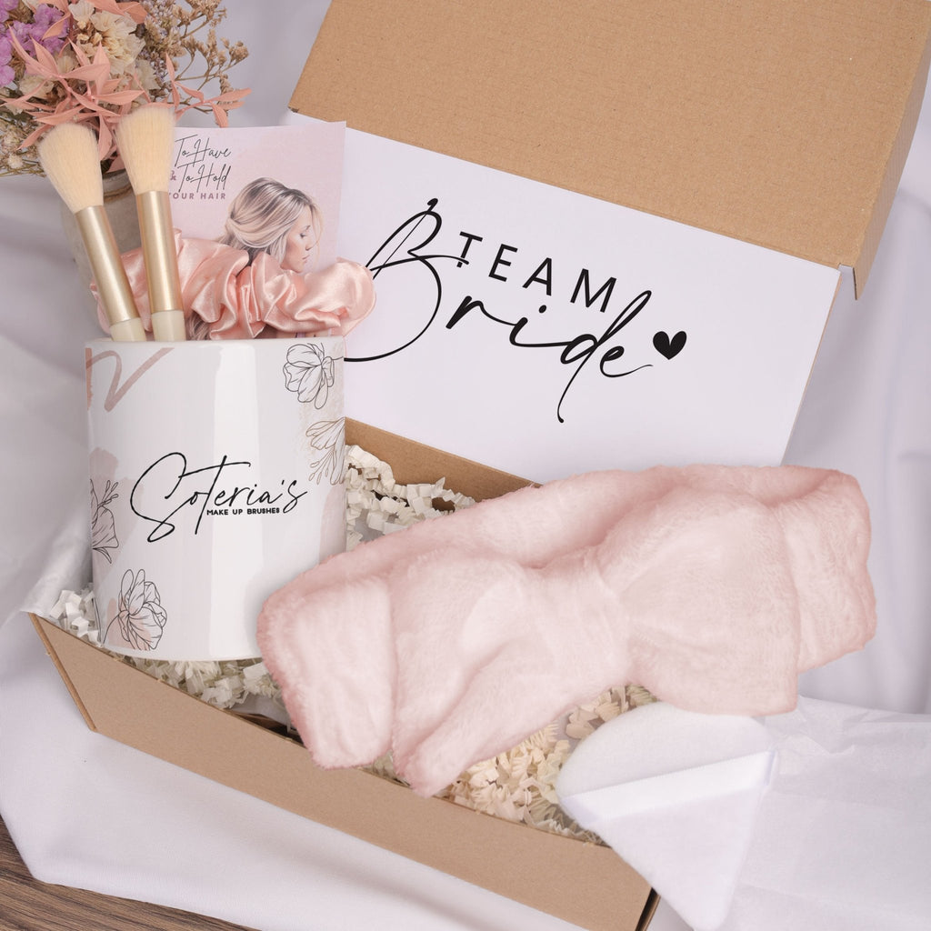 Pink Flowers - Makeup Brush Holder Gift Box - GOTShirts